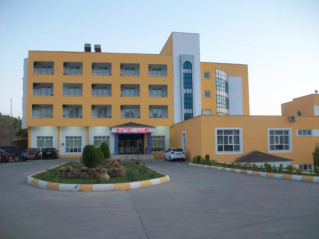 Bato Thermal Hotel بطمان المظهر الخارجي الصورة